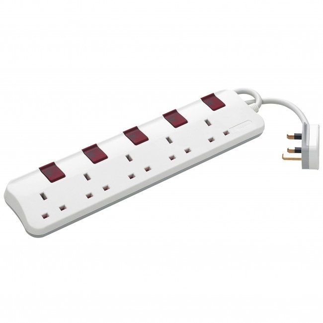 British standard multi outlet extension 5x2P+E with switchs 3M White